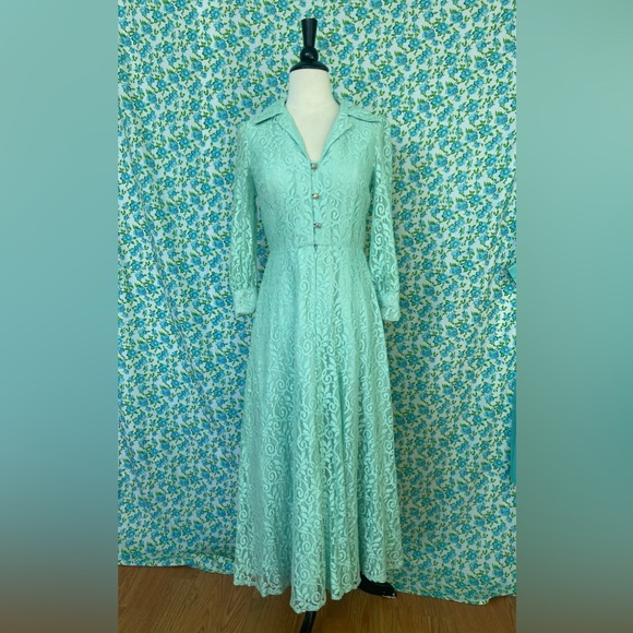 Vintage 70s green lace dress by Miss Rubette - Picture 2 of 6